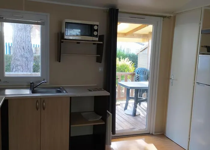 캠프장 Mobil-home Spacieux Avec Terrasse - 6 Personnes - Api-1-52-718