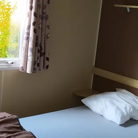 Kemping Mobil-home Spacieux Avec Terrasse - 6 Personnes - Api-1-52-718 Argences-en-Aubrac