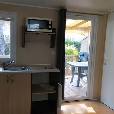 캠프장 Mobil-home Spacieux Avec Terrasse - 6 Personnes - Api-1-52-718