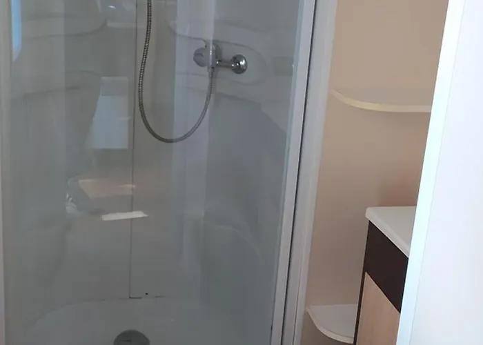 Mobil-home Spacieux Avec Terrasse - 6 Personnes - Api-1-52-718 Kemping